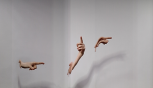 weird hands slit scan